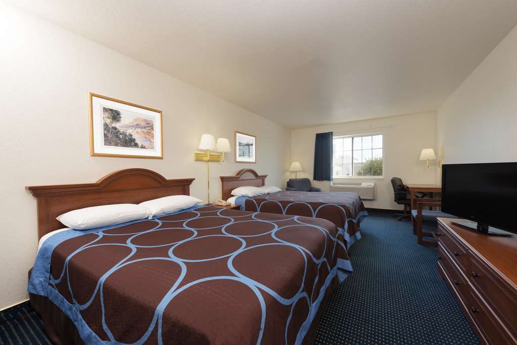 Super 8 By Wyndham Greenfield Rom bilde
